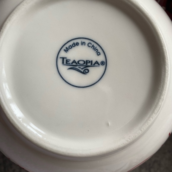 Teaopia Ceramic Teapot with 4 Cups Set - Picture 4 of 6